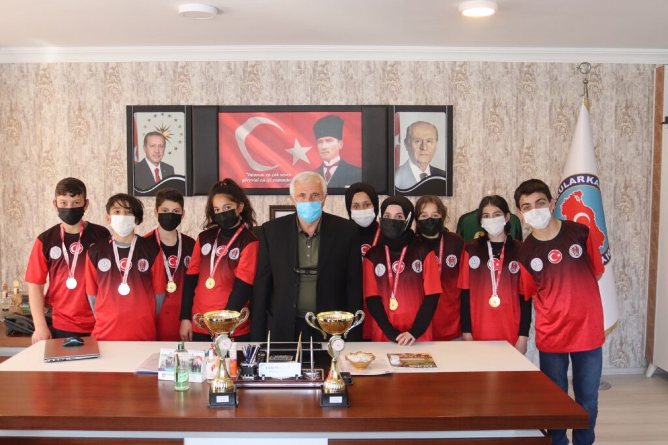 ARZULAR ŞEHİT RAMAZAN MEŞE ORTAOKULU ÖĞRENCİLERİ GÜMÜŞHANE’DE 1. OLDU