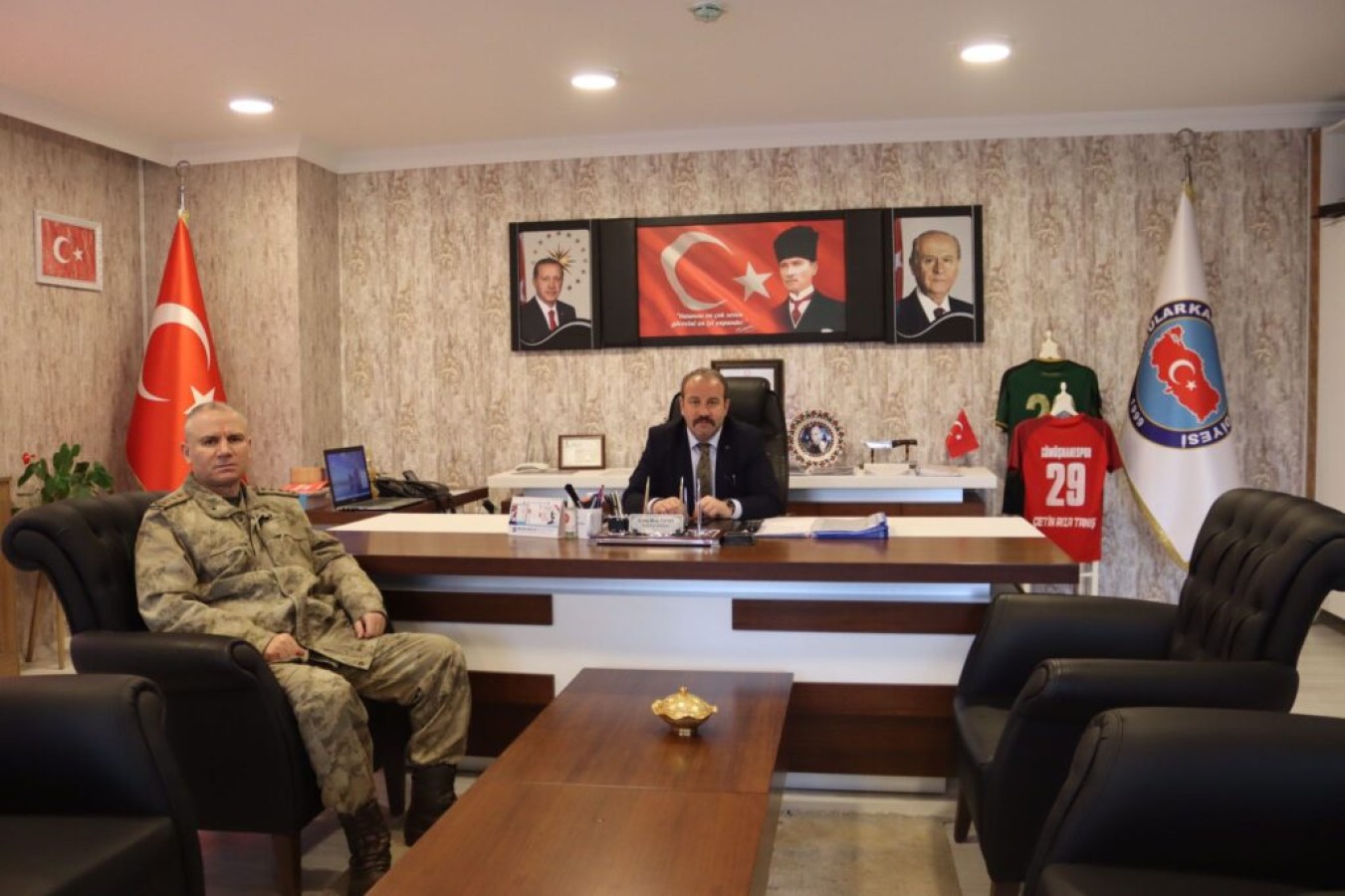 GÜMÜŞHANE İL JANDARMA KOMUTANI SAYIN ALBAY İSMAİL GÖKCEK BEY’DEN BAŞKANIMIZA ZİYARET